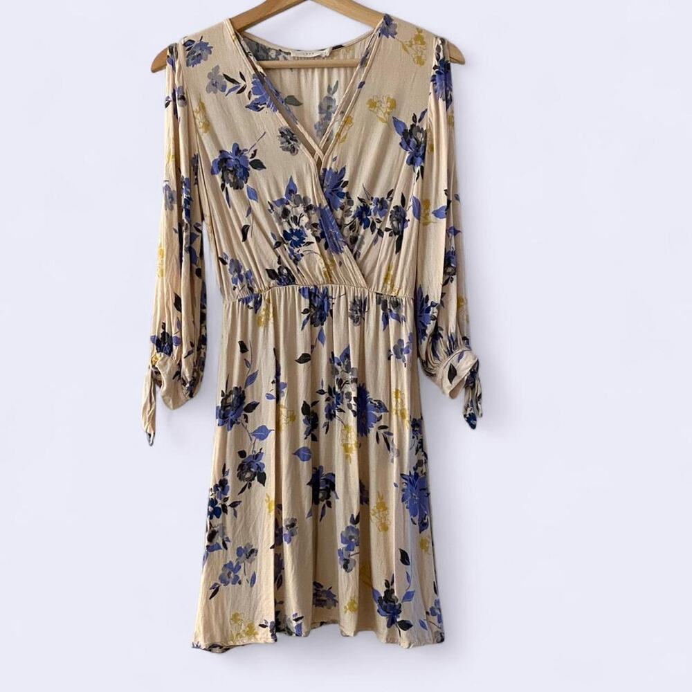 Lush 2000’s Tan and Blue floral dress with V-neck, long open side sleeves
